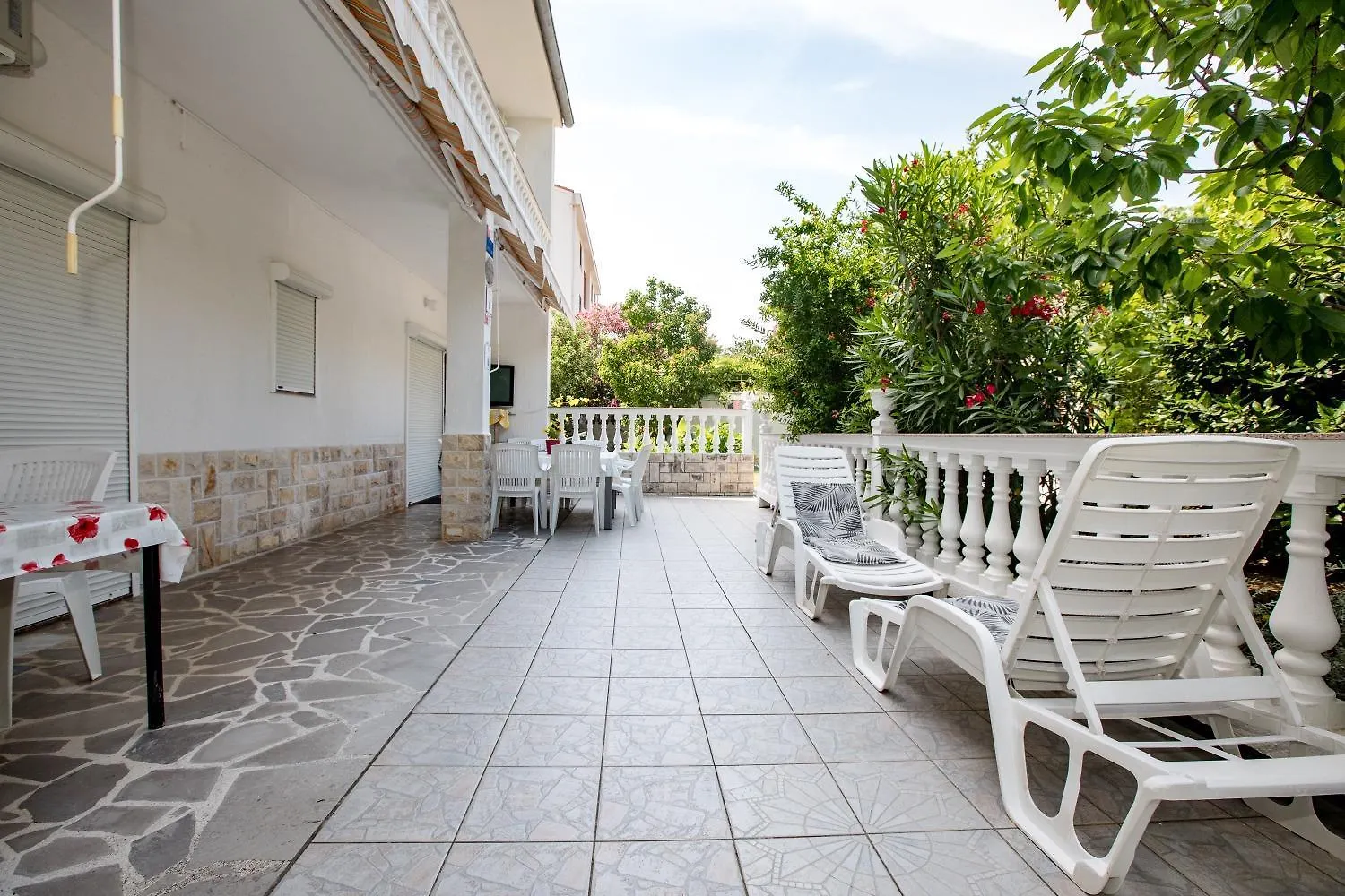 Apartments Mili Palit 0*,