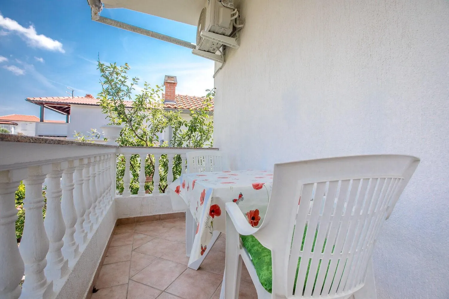 Apartments Mili Palit